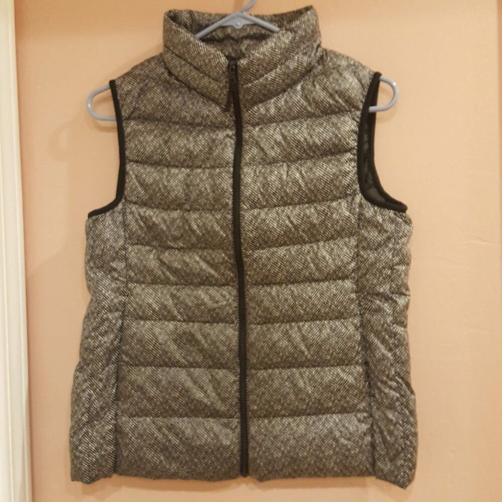 Uniqlo Women's Lightweight Down Gray Vest
